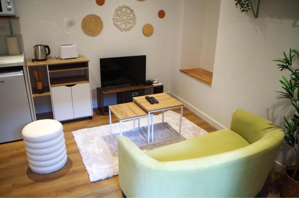 Urban Oasis, Appartement Chic Et Neuf 샬롱쉬르송 외부 사진