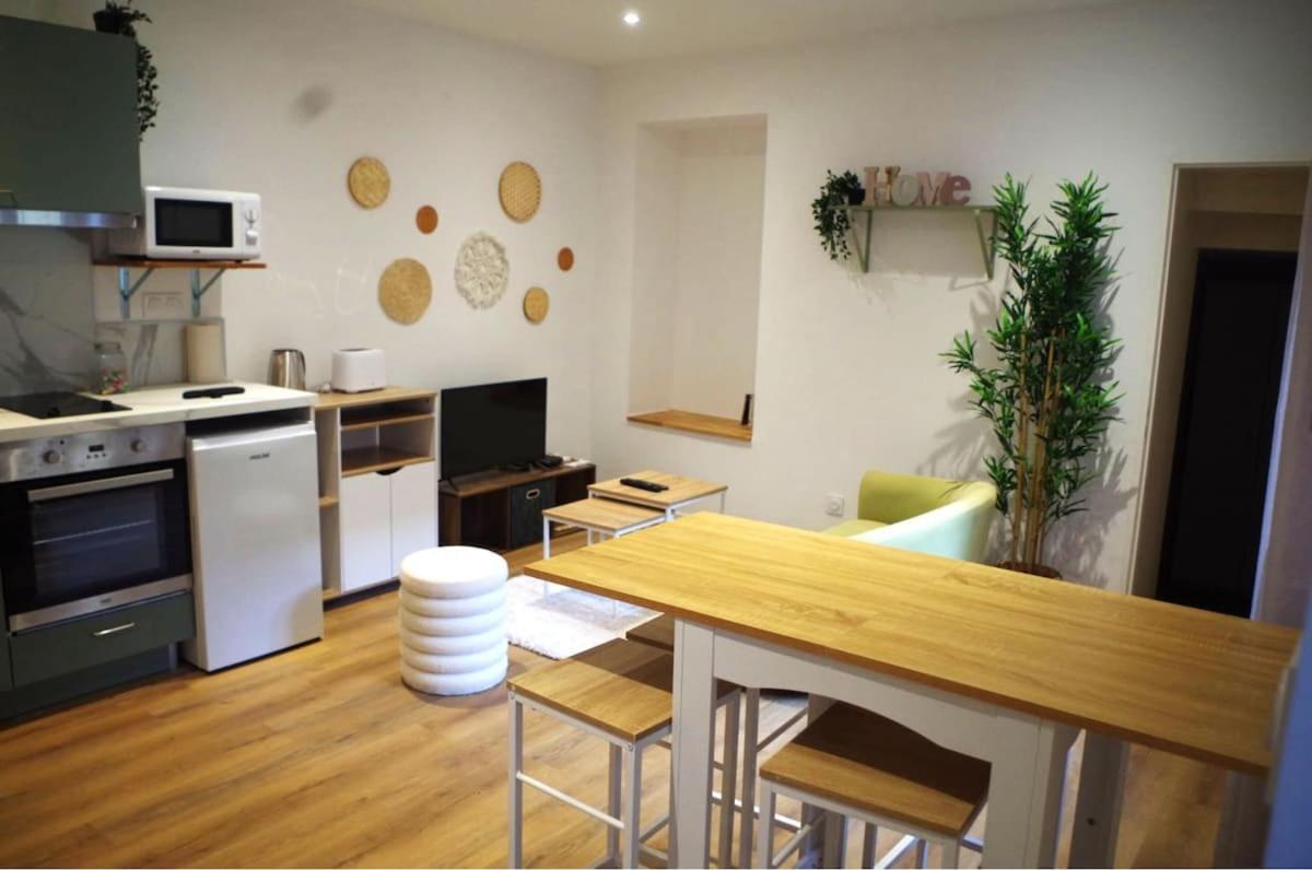 Urban Oasis, Appartement Chic Et Neuf 샬롱쉬르송 외부 사진